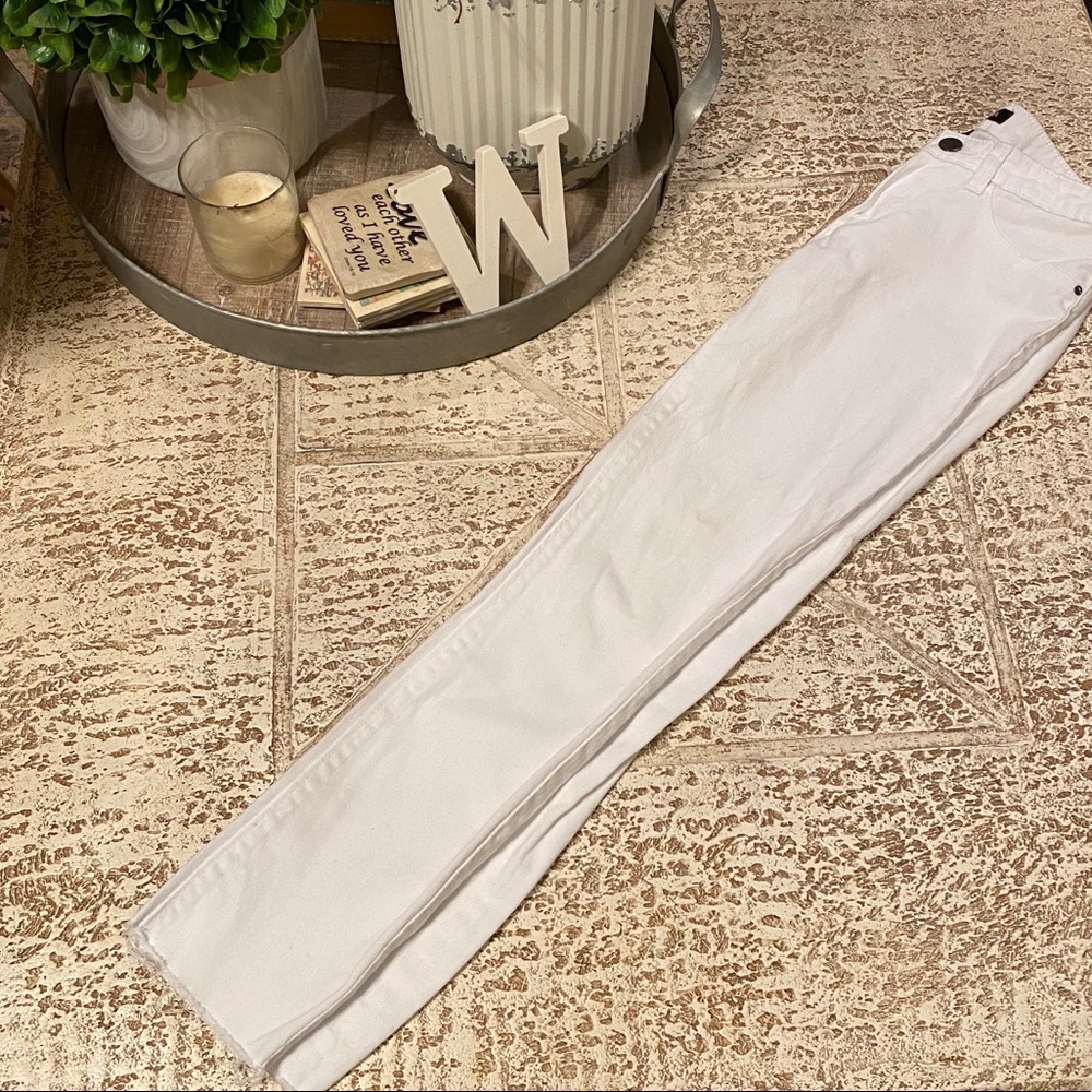 White skinny’s, ankle cut